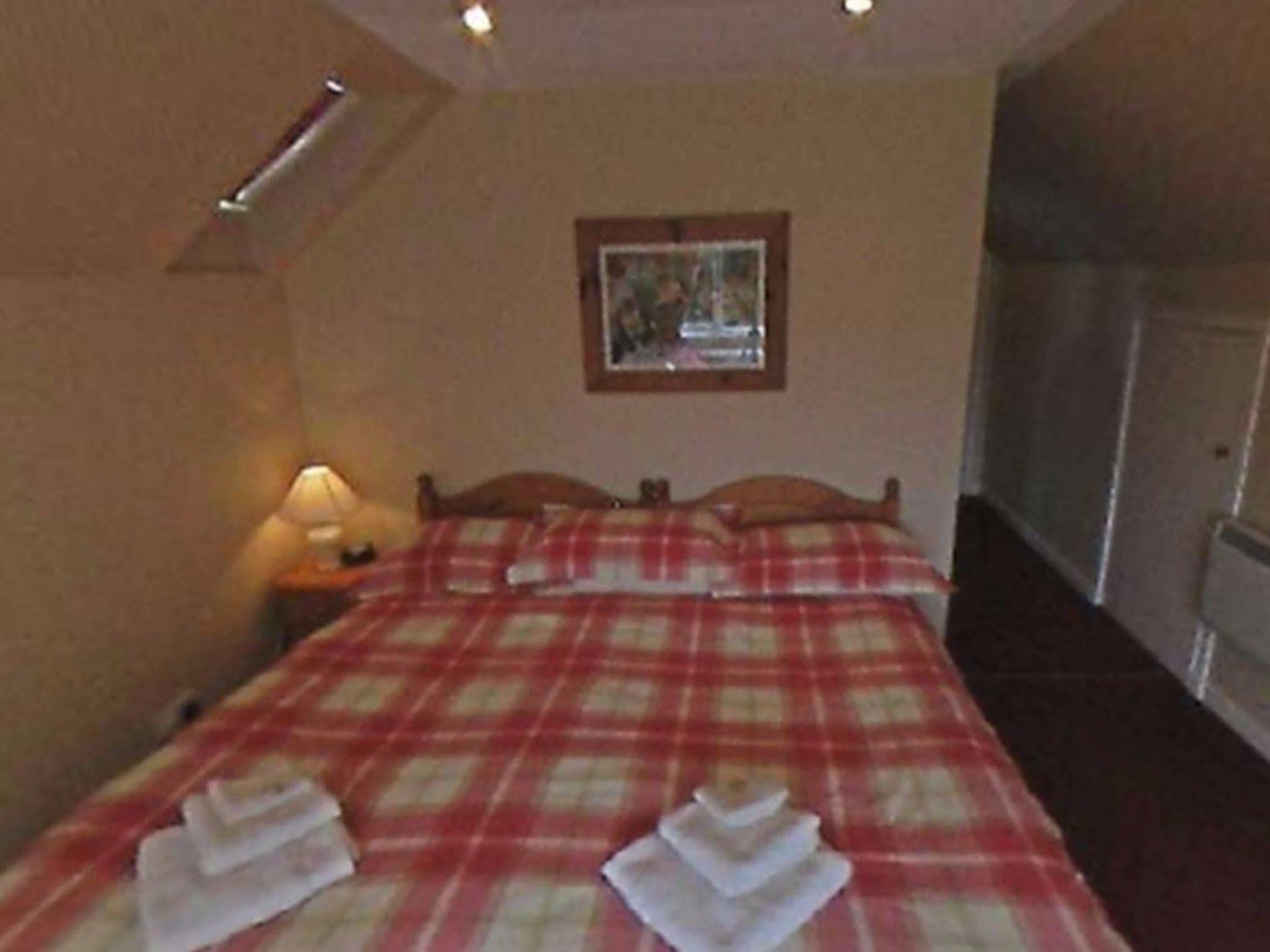 Coire Glas Guest House سبين بريدج المظهر الخارجي الصورة